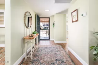 Photo #6: 6977181 Listing