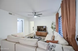 Photo #5: 6977238 Listing 