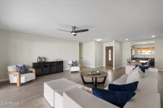 Photo #5: 6977409 Listing 