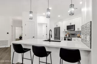 Photo #3: 6977430 Listing