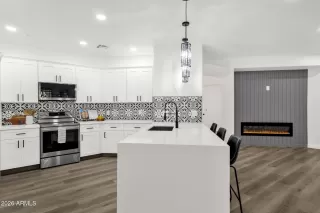 Photo #5: 6977430 Listing