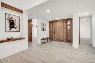 Photo #3: 6977436 Listing