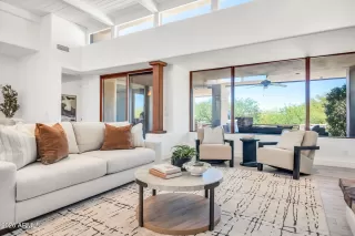 Photo #6: 6977436 Listing