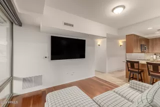 Photo #5: 6977448 Listing 