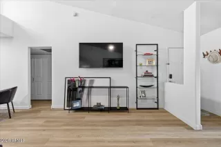 Photo #5: 6977503 Listing