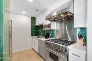 Photo #3: 6977523 Listing 