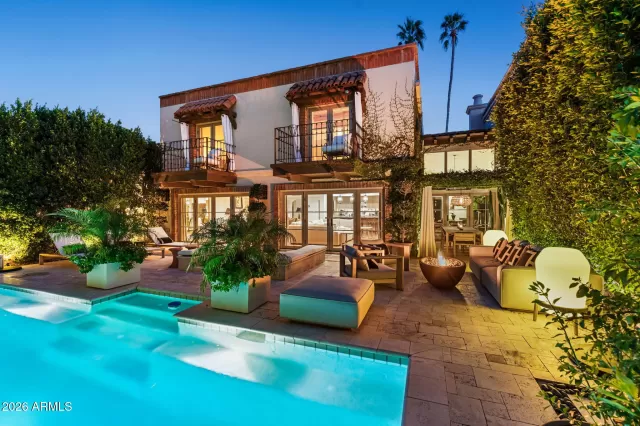 MLS: 6977582 Condo For Sale