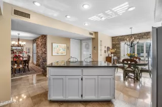 Photo #2: 6977616 Listing