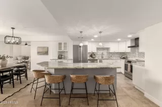 Photo #2: 6977638 Listing 