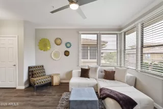 Photo #4: 6977889 Listing