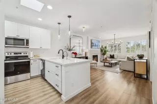 Photo #3: 6977901 Listing