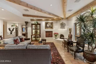 Photo #5: 6978306 Listing