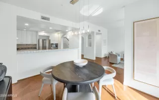 Photo #6: 6978674 Listing 