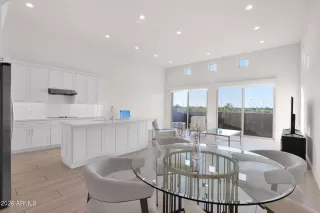 Photo #2: 6979459 Listing 