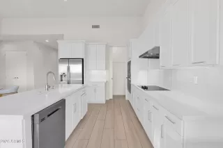 Photo #6: 6979459 Listing 