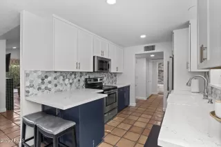 Photo #4: 6979570 Listing 