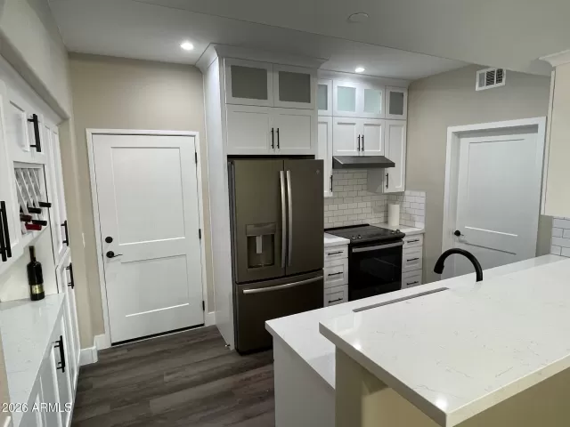 MLS: 6979590 Condo For Sale