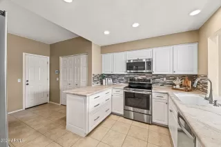 Photo #6: 6979599 Listing 