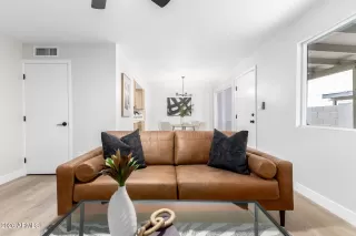 Photo #5: 6979619 Listing 