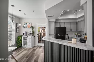 Photo #6: 6979780 Listing 