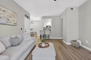 Photo #5: 6980026 Listing 