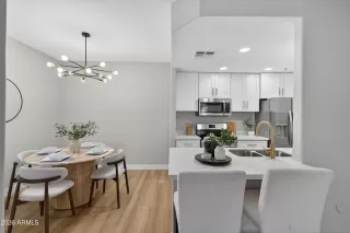 Photo #6: 6980026 Listing 