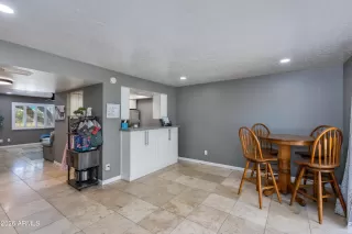 Photo #6: 6980141 Listing 