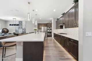 Photo #5: 6980267 Listing 