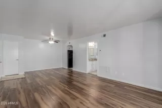 Photo #4: 6980422 Listing