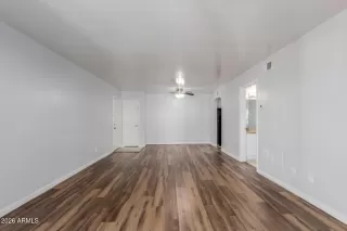 Photo #5: 6980422 Listing