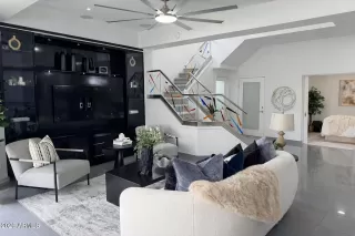 Photo #2: 6980437 Listing 