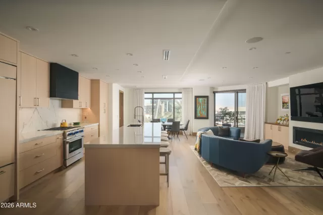 MLS: 6980693 Condo For Sale