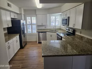 Photo #5: 6980746 Listing 