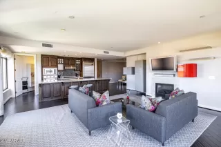 Photo #5: 6980769 Listing 