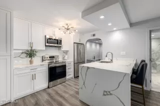 Photo #1: 6980958 Listing 