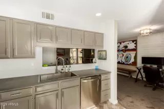 Photo #5: 6981077 Listing 