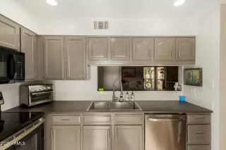 Photo #6: 6981077 Listing 