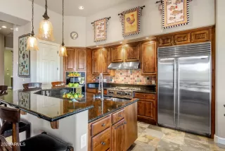 Photo #5: 6981317 Listing