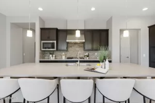 Photo #4: 6981322 Listing