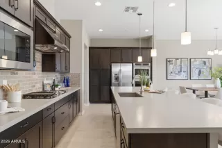 Photo #5: 6981322 Listing