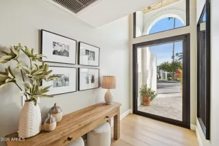 Photo #2: 6981332 Listing 