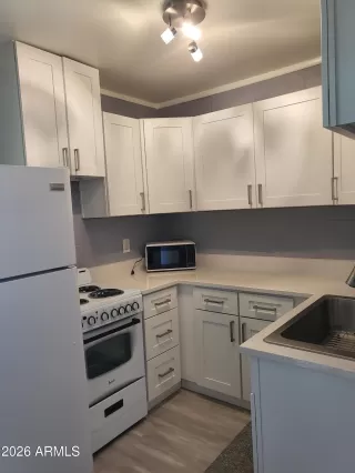 Photo #5: 6981389 Listing 