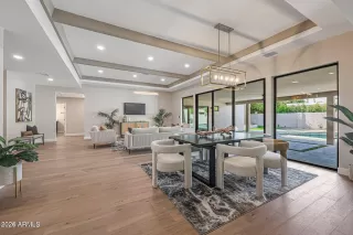 Photo #6: 6981909 Listing 