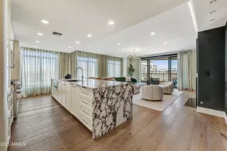 Photo #2: 6982186 Listing 