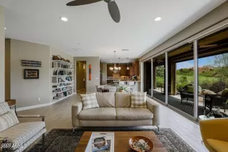 Photo #5: 6982351 Listing 