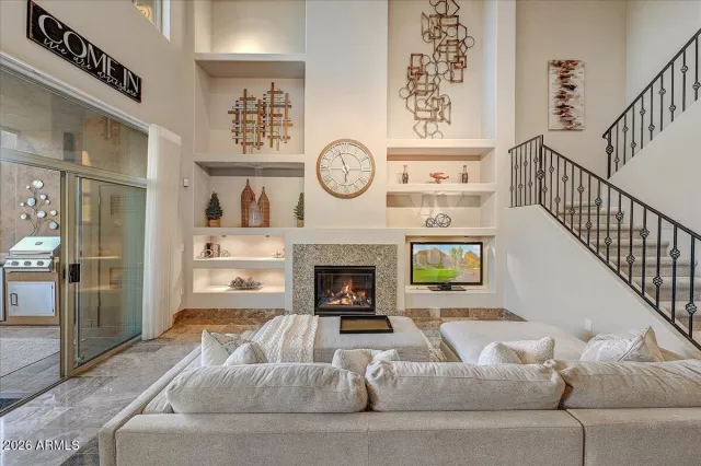 MLS: 6982364 Condo For Sale