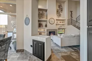 Photo #6: 6982364 Listing