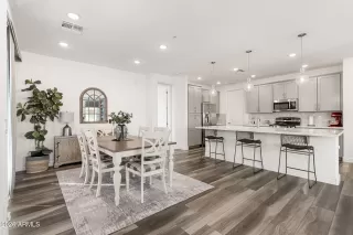 Photo #5: 6982610 Listing