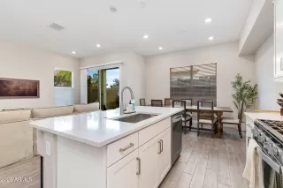 Photo #6: 6983502 Listing 