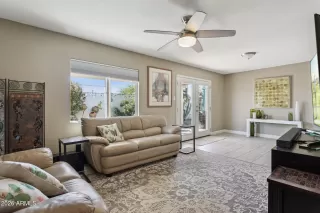 Photo #5: 6983746 Listing 